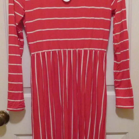 Hount | Dresses | Hount Long Sleeved Maxi Dress Red White Small Nwt |  Poshmark